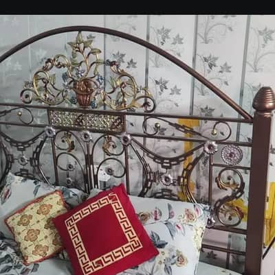 Premium Iron Bed Set – Strong & Durable Stylish Iron Bed Set – Modern