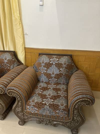 5 seater Sofa set plus center table