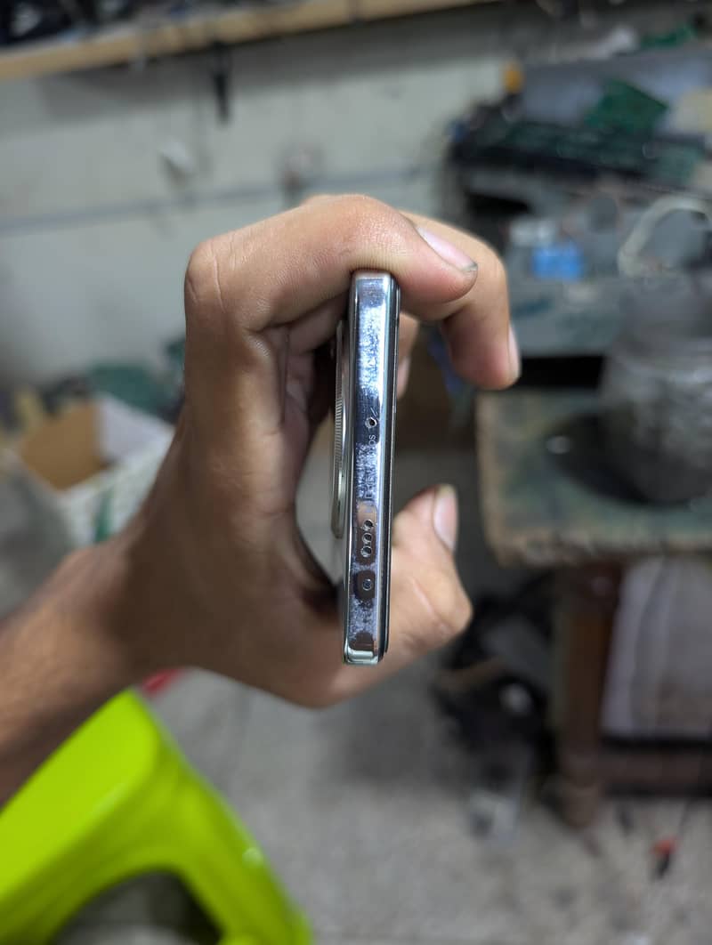 Tecno CAMON 30 9
