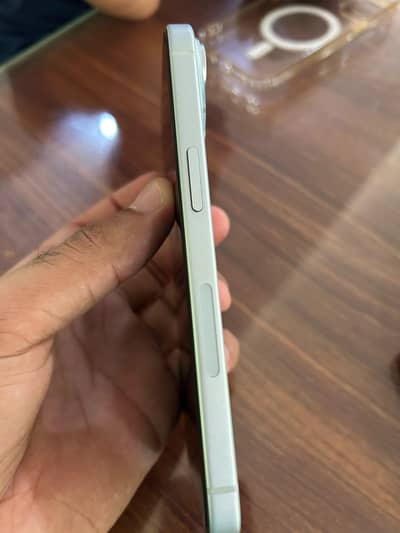 Apple iPhone 15