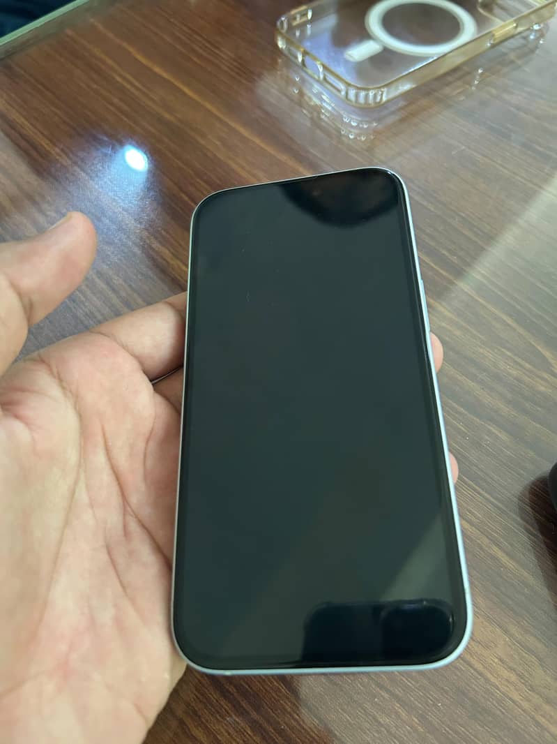 Apple iPhone 15 2