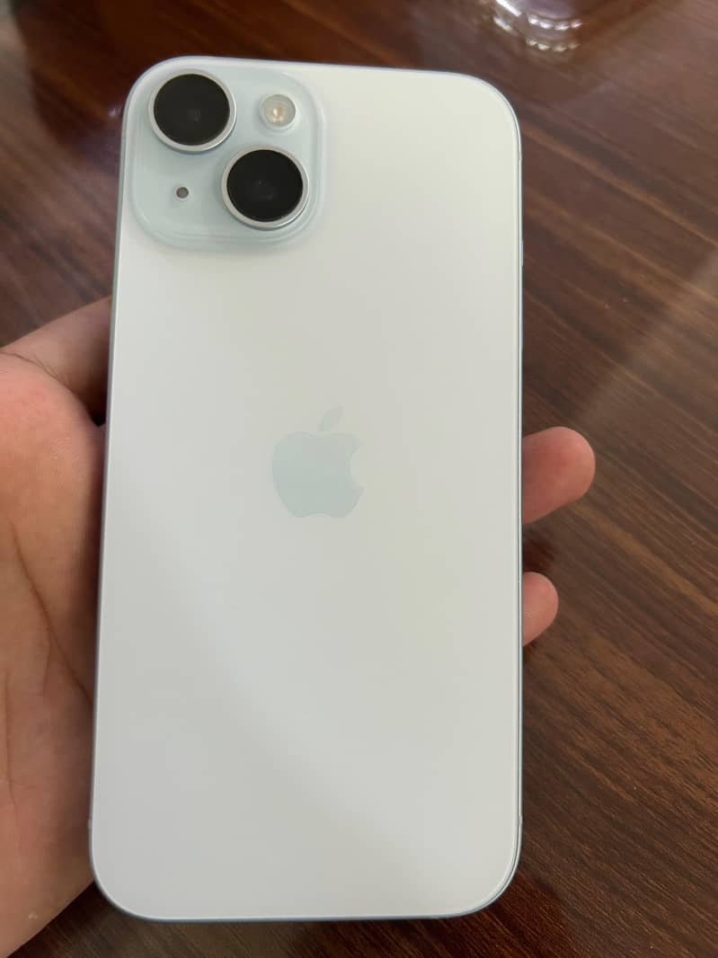 Apple iPhone 15 4