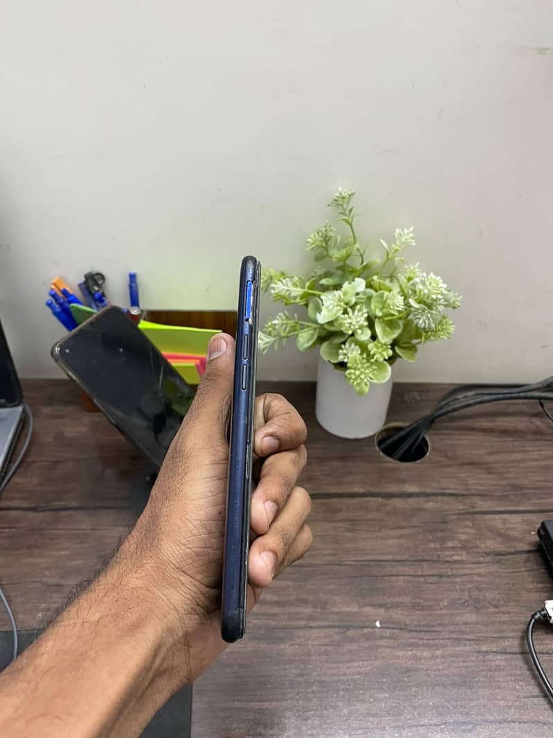 Realme C2 4