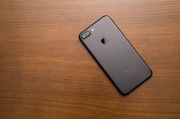 Apple iPhone 7 Plus 2