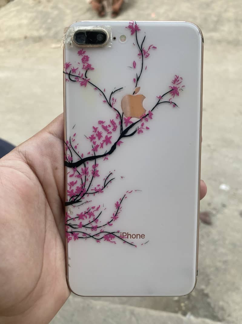 Apple iPhone 8 Plus 4