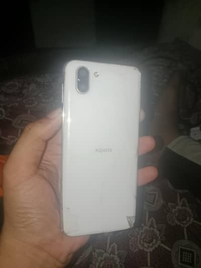 Sharp Aquos R2