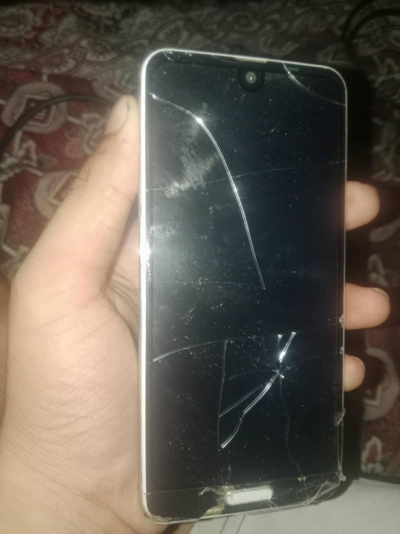 Sharp Aquos R2 1