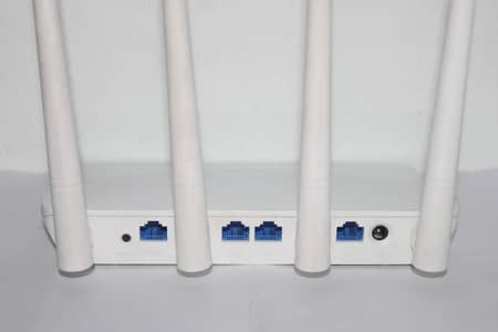 Tenda F6 Router