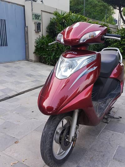 united petrol Scooty 100cc 10by 10 model 2023