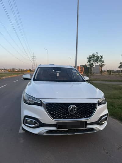 MG HS Trophy 2022 Model