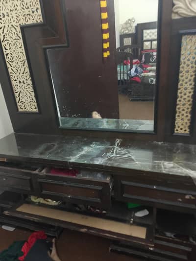 dressing table