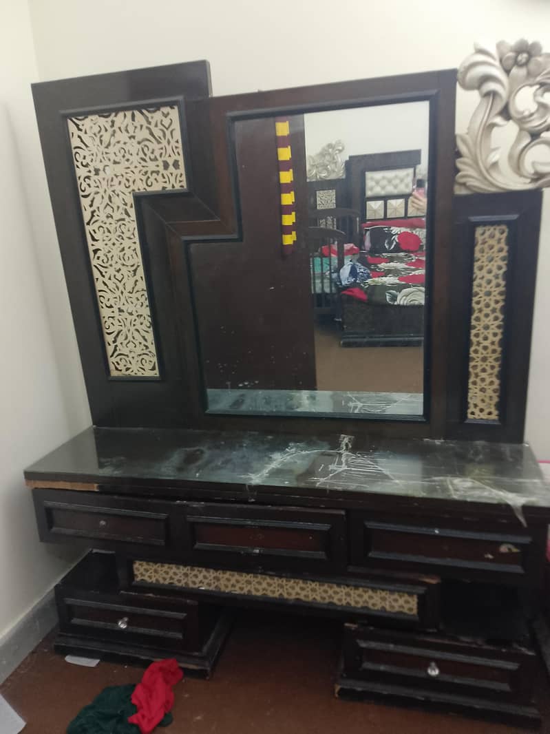 dressing table 1