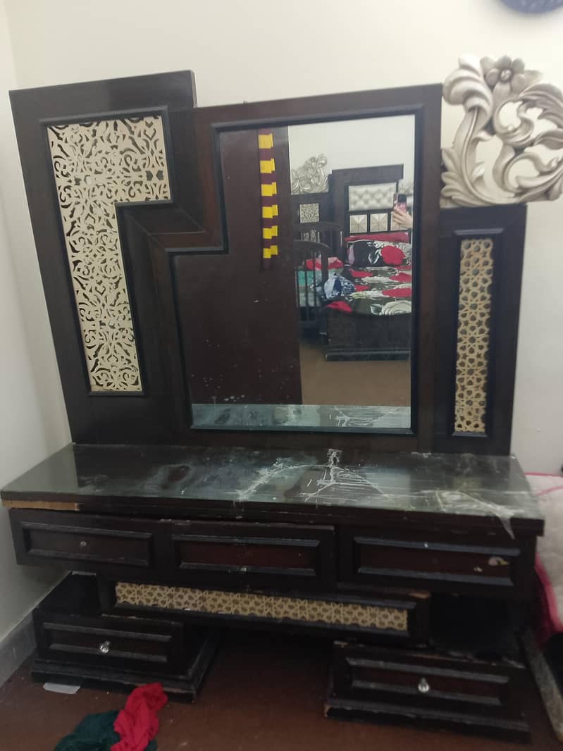 dressing table 2
