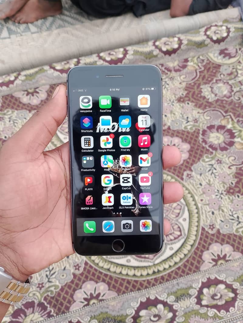 Apple iPhone 8 Plus 2