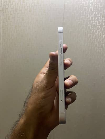 Apple iPhone 13 (128gb,Pta Approved)82% battery health