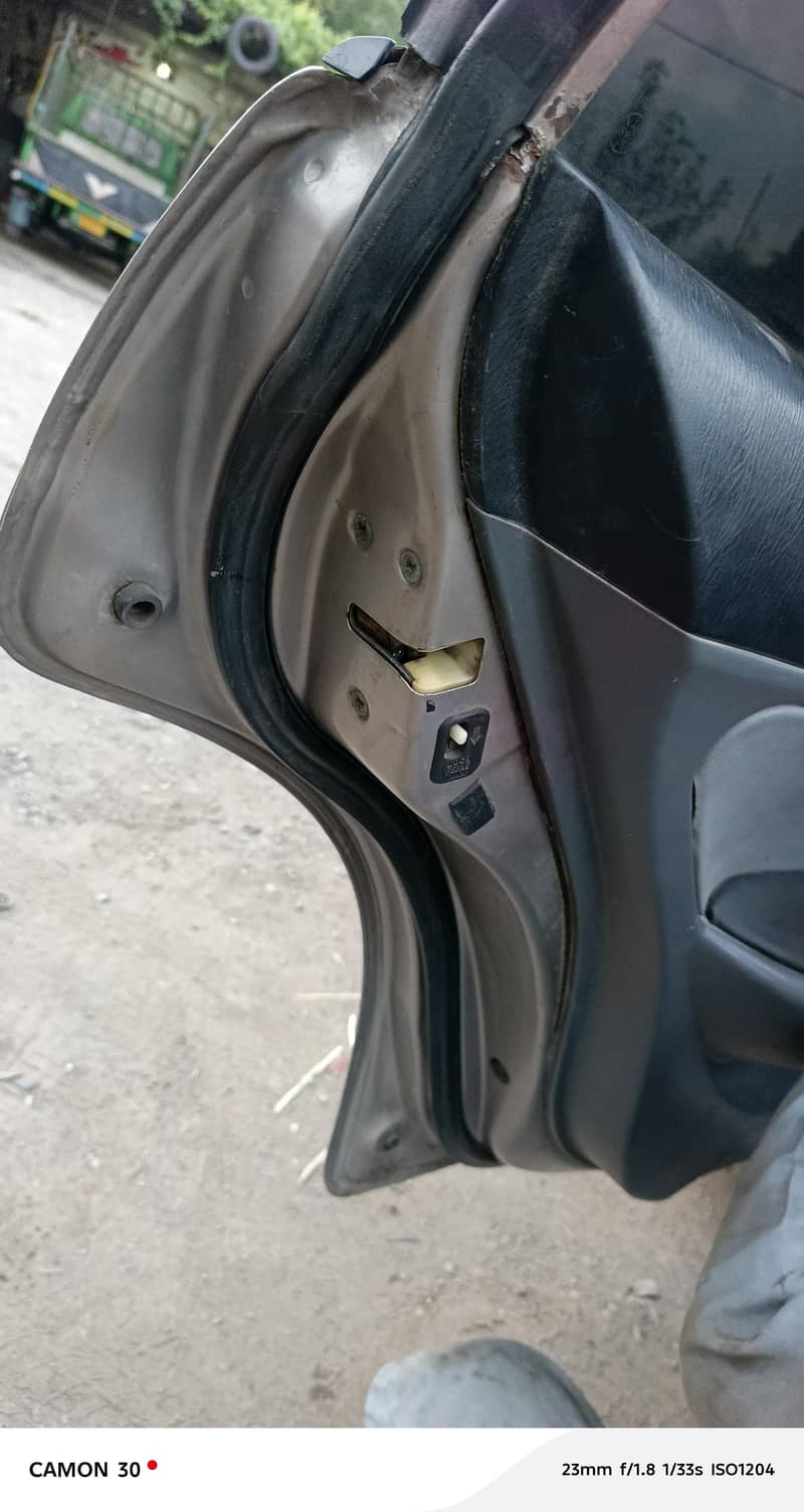 Honda Civic Oriel 2001 9