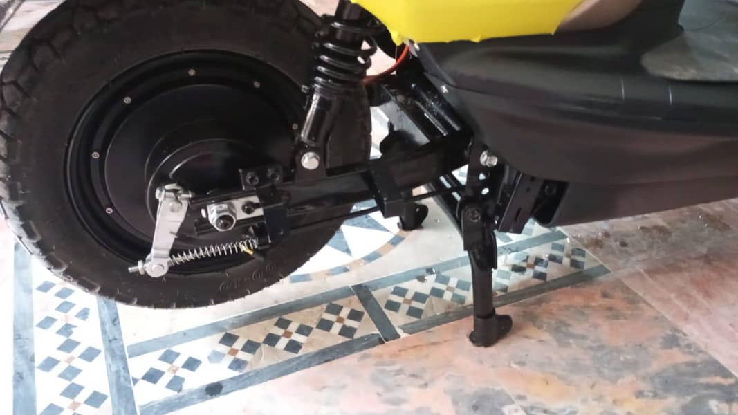 scooty 2