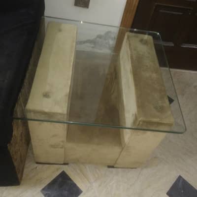 4×4 table with 12 mm glass