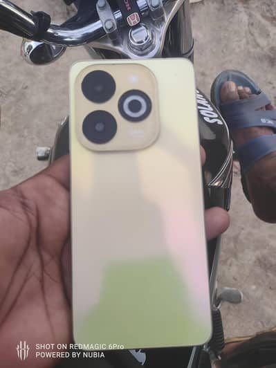 Infinix Smart 8 Pro