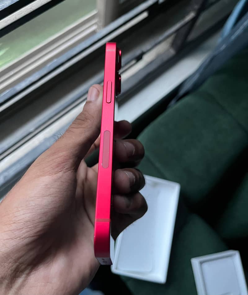 Apple iPhone 13 2