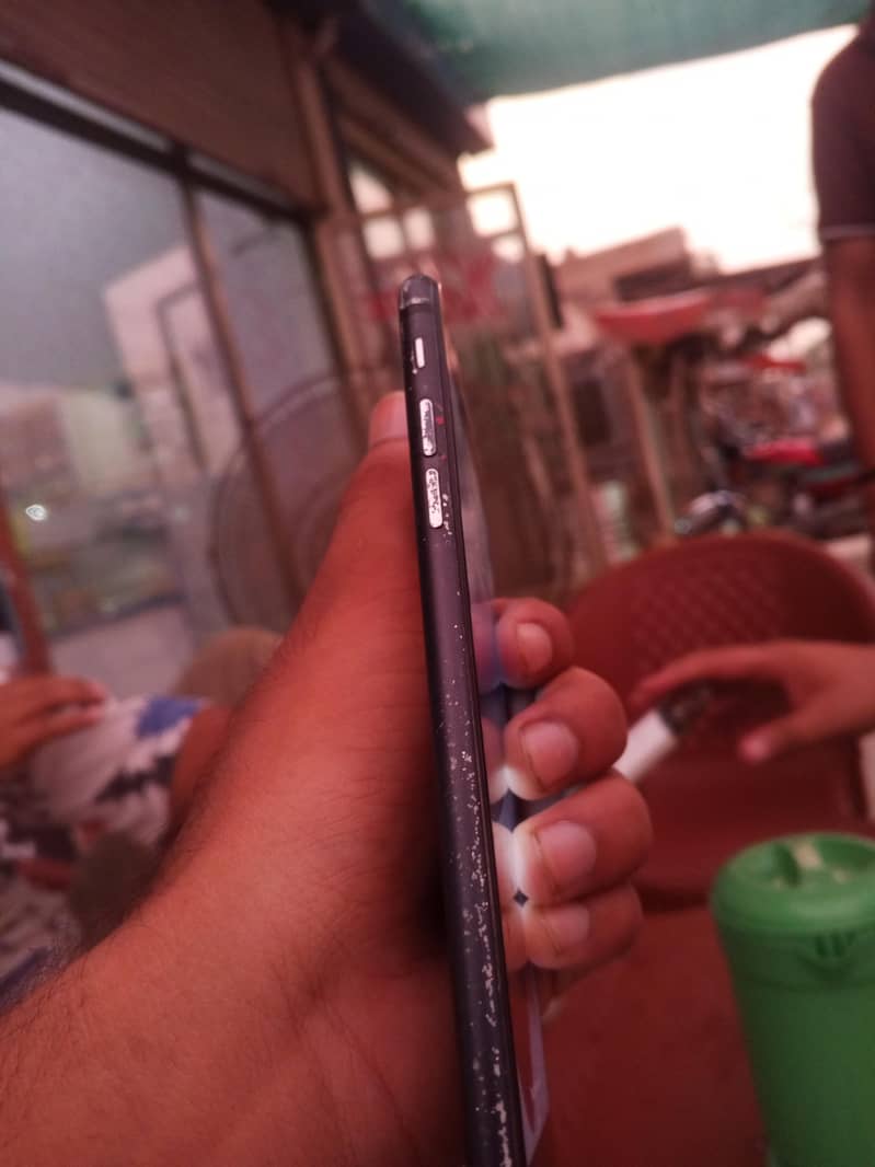 Apple iPhone 7 Plus 2
