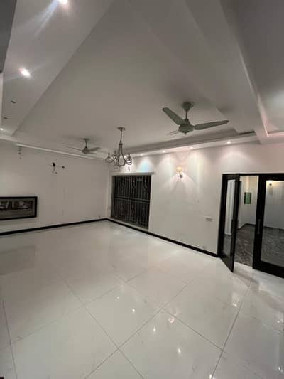 1 KANAL ELEGANT AND FULLY MAINTAINED SUPER HOT LOCATED BUNGALOW IS AVAILABLE IN THE BEST BLOCK OF DHA LAHORE.