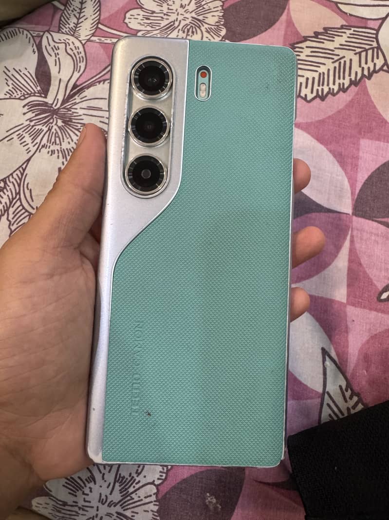 Tecno Camon 40 Pro 1