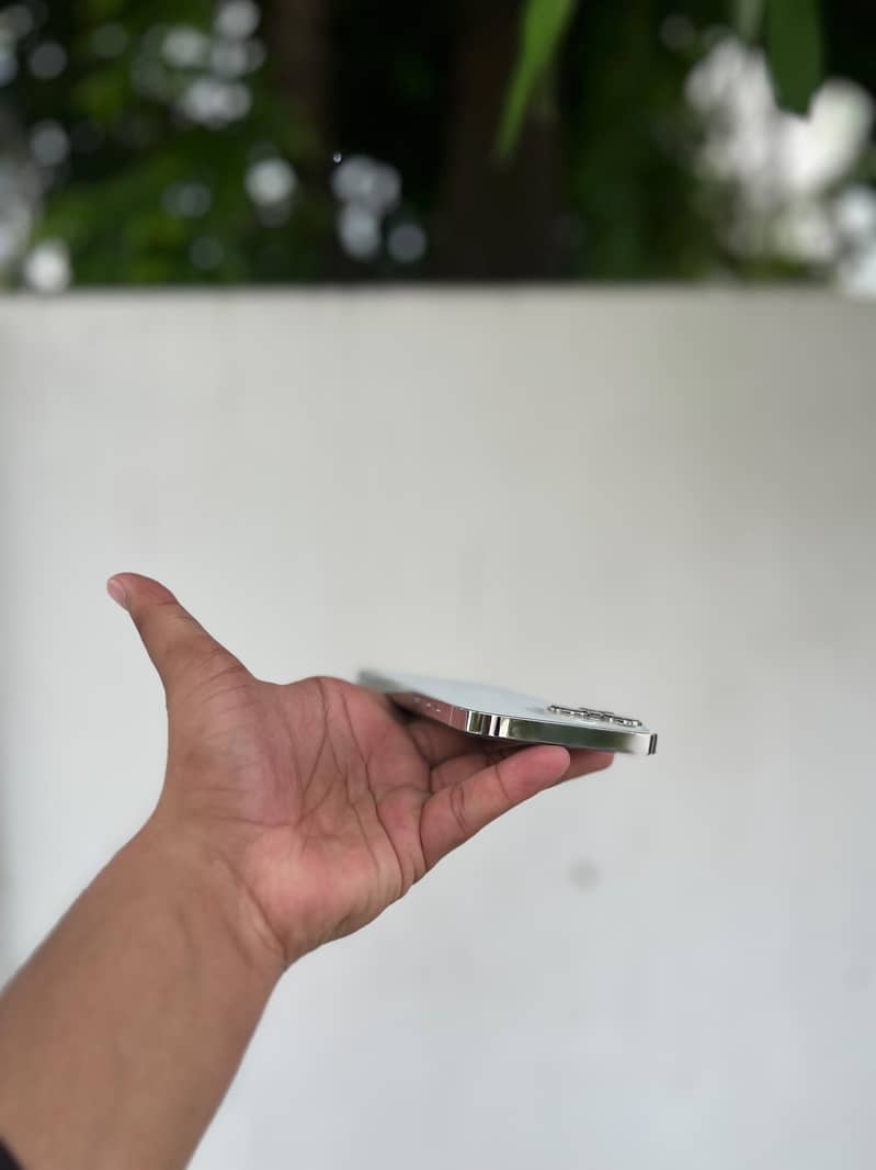 iphone 13 pro max sim lock 2