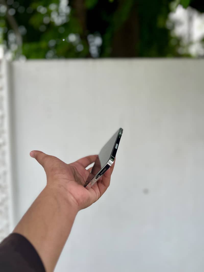 iphone 13 pro max sim lock 4