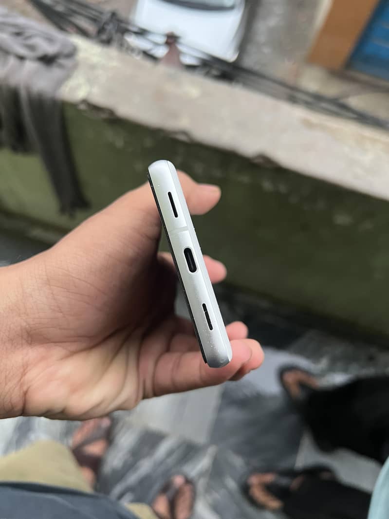 Google Pixel 7a 2