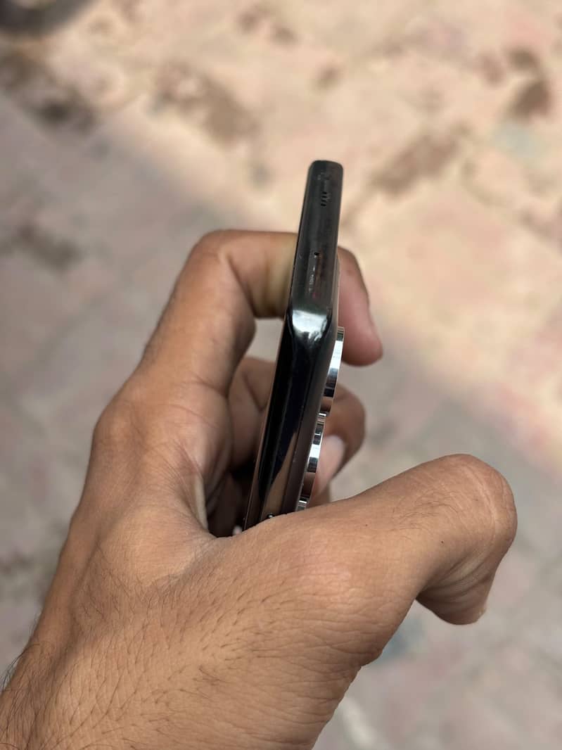 Tecno CAMON 40 Pro 7