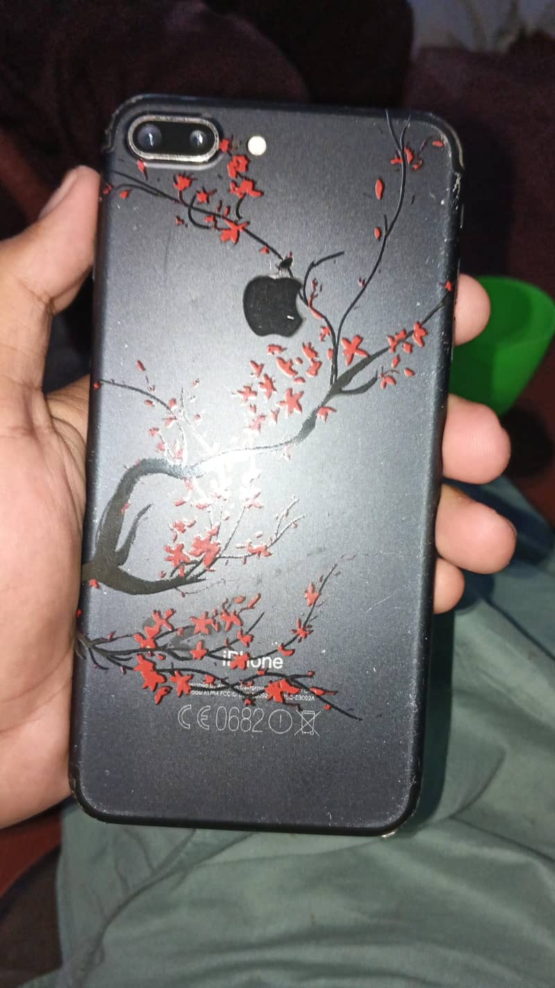Apple iPhone 7 Plus 0