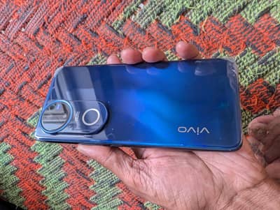Vivo V50 5G – 10/10 Condition – Box & Charger Available