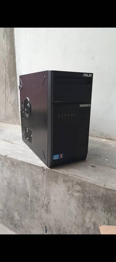 Asus CPU for sale 9/10 condition
