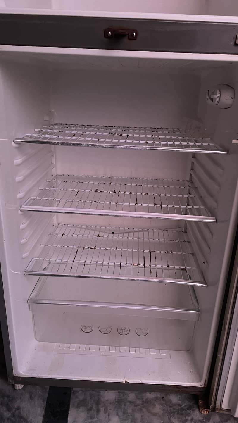 Refrigerator 4