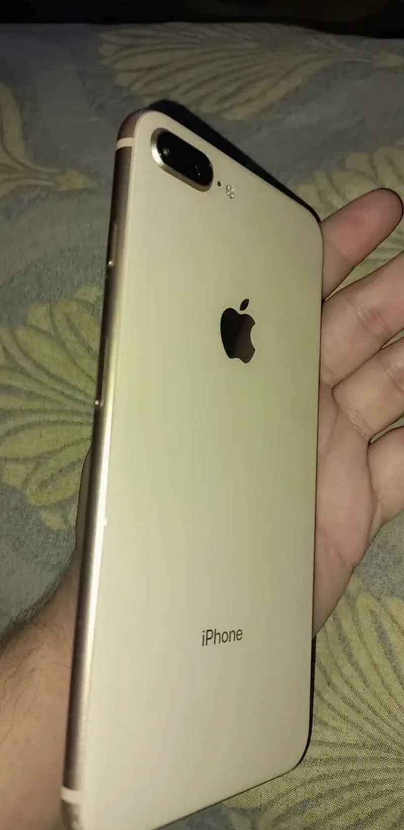 Apple iPhone 8 Plus 1