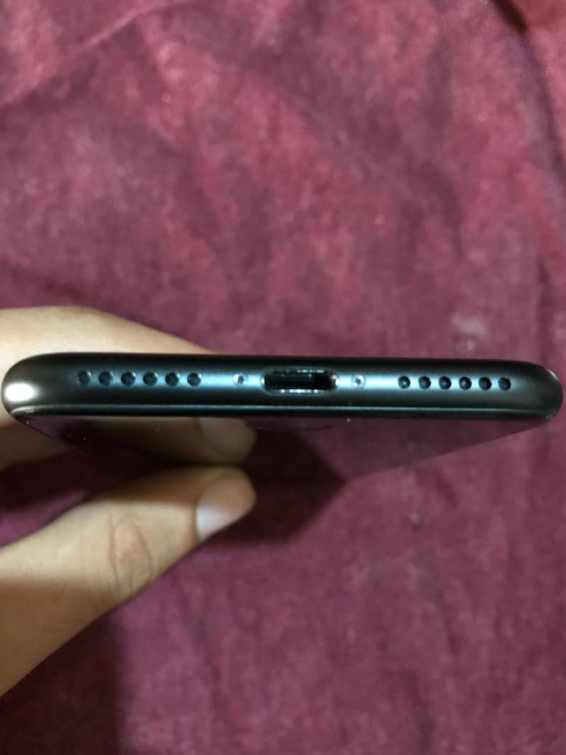 Apple iPhone 7 2