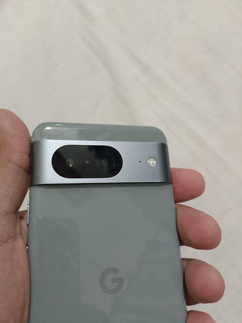 Google Pixel 8 5