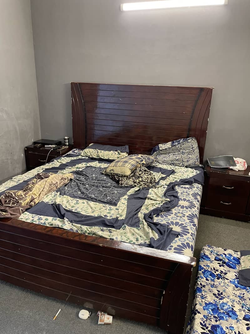 Double bed 0