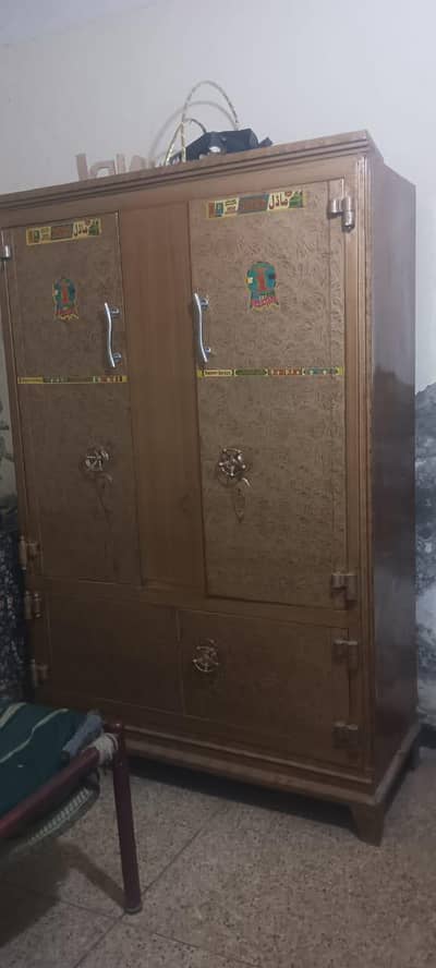 safe almari available only serious buyers contect