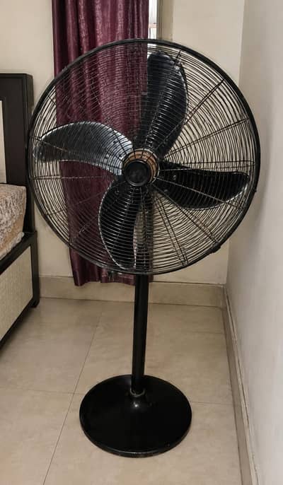 Black Stand Fan / Pedestal Fan – Good Condition