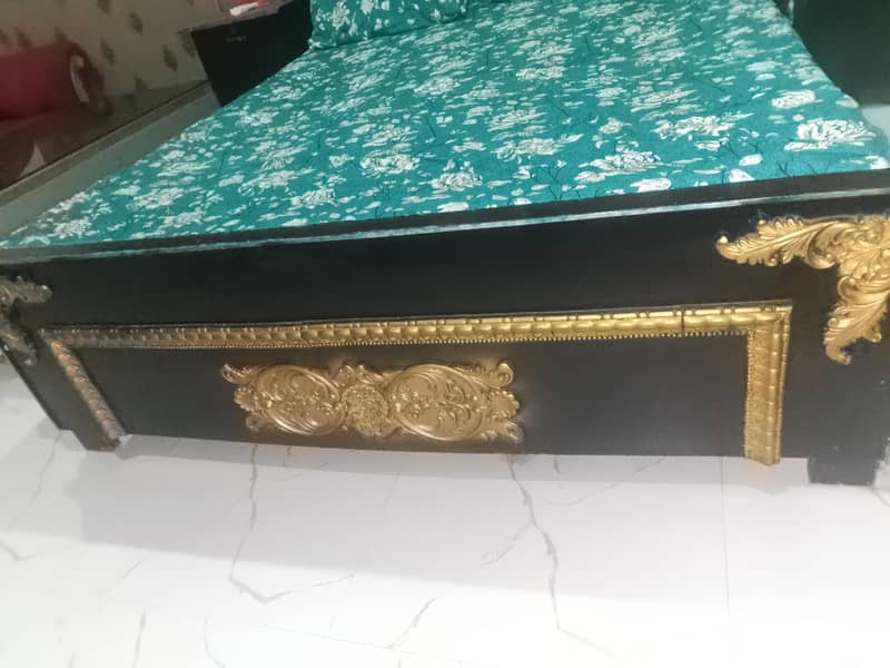 King size Bed 2