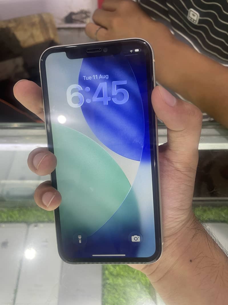 Apple iPhone 11 3
