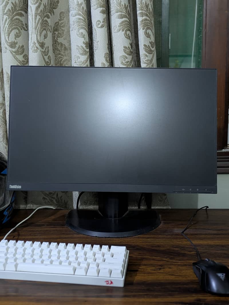 24 inch Lenovo led ips display 2k res 1