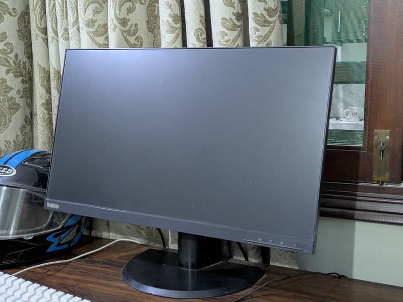 24 inch Lenovo led ips display 2k res 3