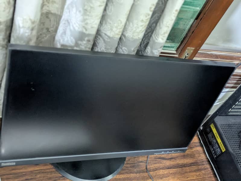 24 inch Lenovo led ips display 2k res 4