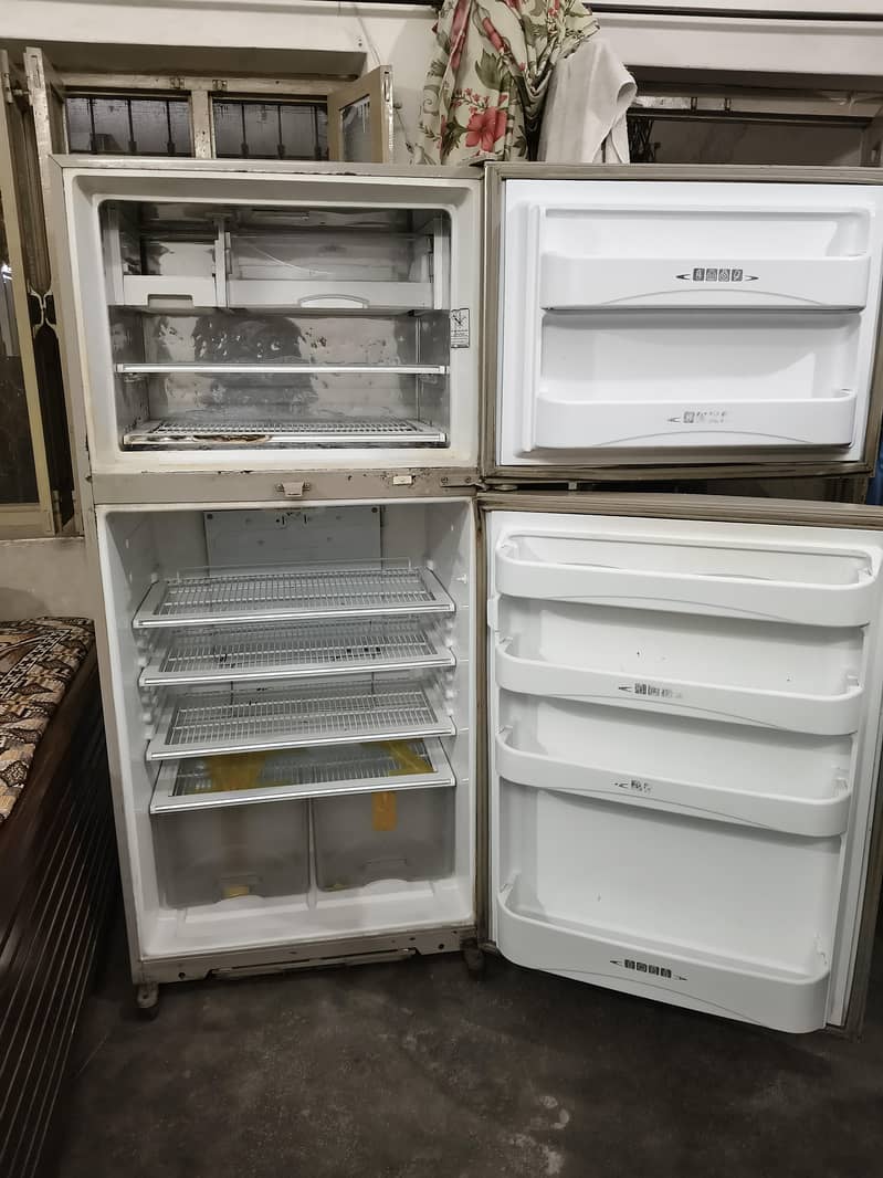 Full size Fridge 1