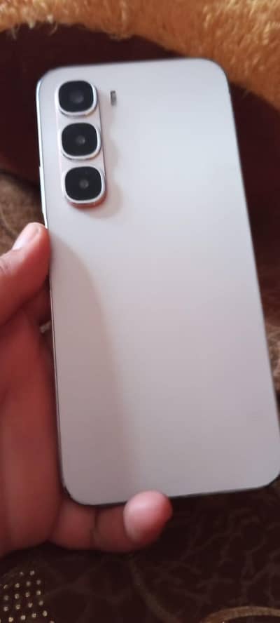 Infinix hot 60 pro used condition 10/10 5 month warranty