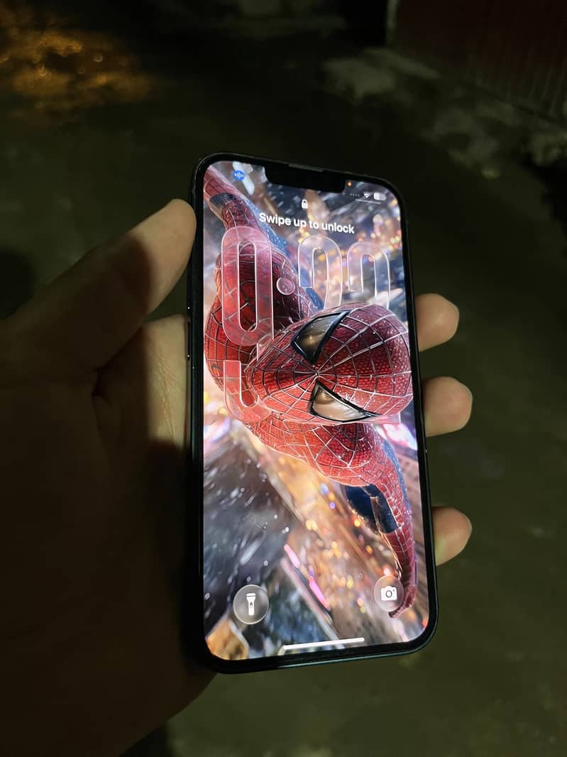 Apple iPhone 13 0