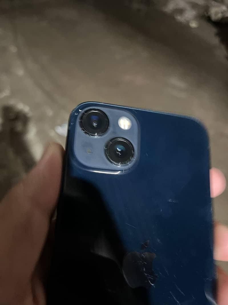 Apple iPhone 13 4
